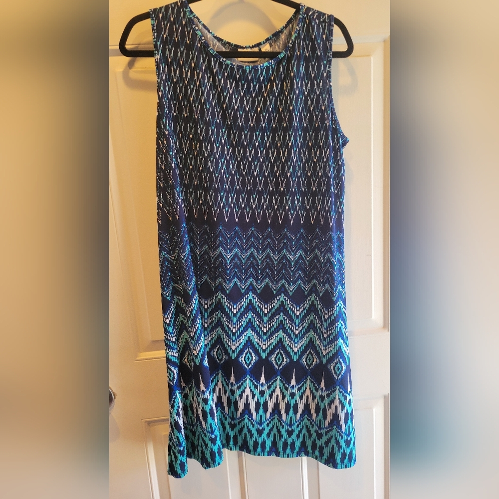 Sleeveless Blue Patterned Dress - Picture 4 of 4